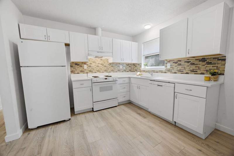 3 bedroom Detached Single Family at 1005 Pinetree Road, Seashore Village, Mary Esther — photo 4