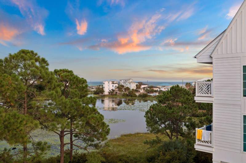 6 bedroom Detached Single Family at 66 Woodward Drive, No Recorded Subdivision, Santa Rosa Beach — photo 4