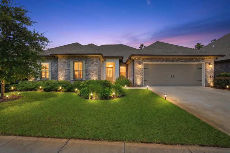 5 bedroom Detached Single Family at 165 Blaze Boulevard, Hammock Bay, Freeport — photo 1