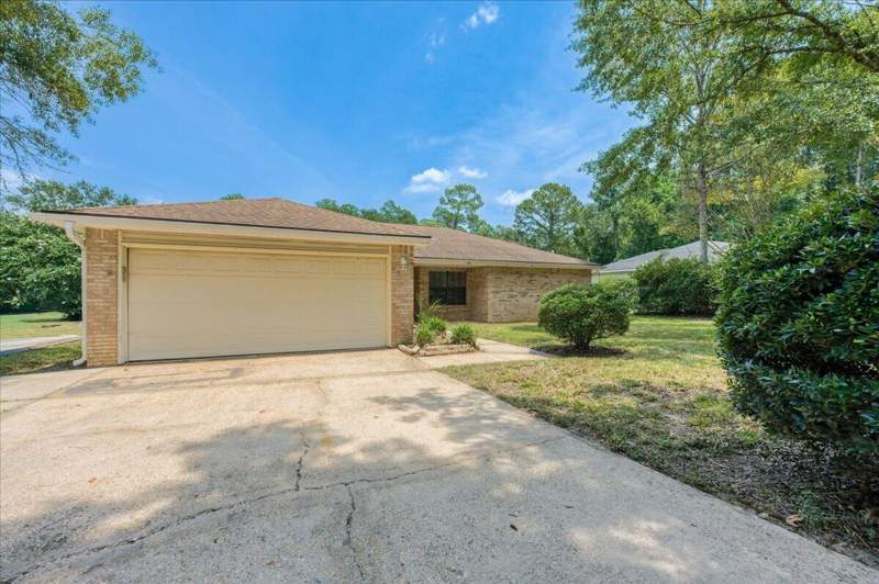 3 bedroom Detached Single Family at 112 Golf Course Drive, Country Club Estates, Crestview — photo 2
