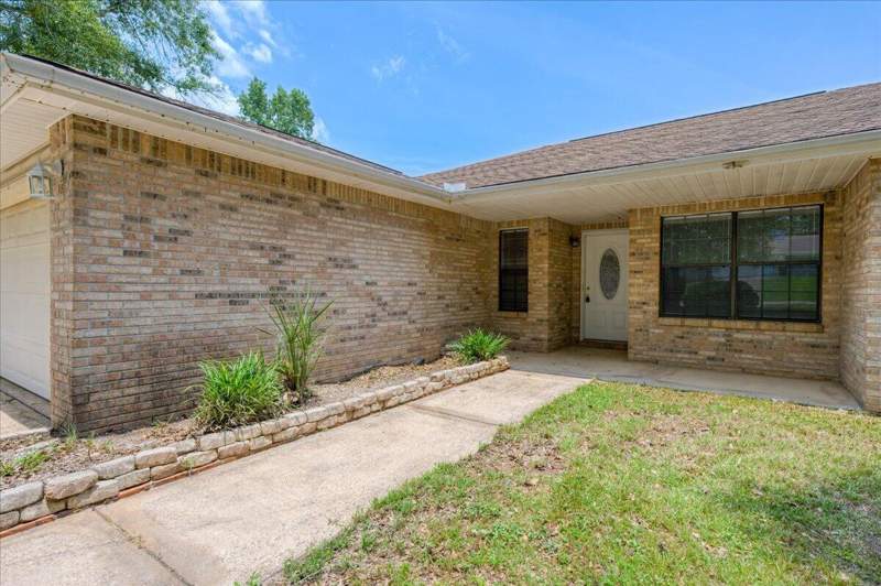 3 bedroom Detached Single Family at 112 Golf Course Drive, Country Club Estates, Crestview — photo 3
