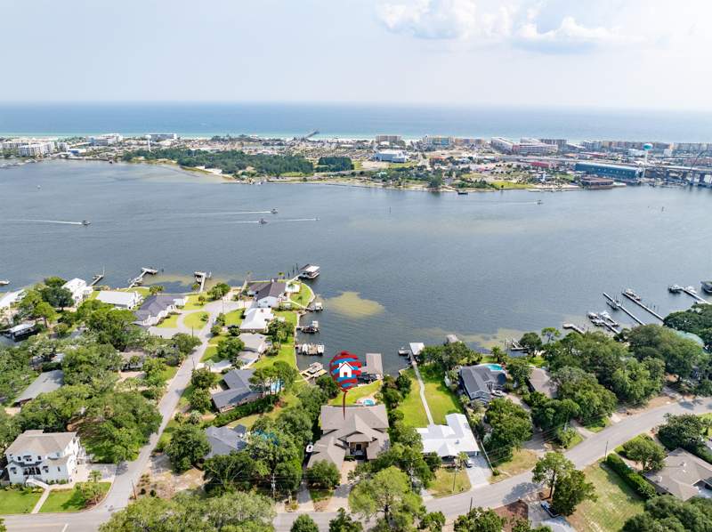 5 bedroom Detached Single Family at 326 SE Brooks Street, Soundside S/D, Fort Walton Beach — photo 5