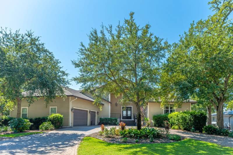 5 bedroom Detached Single Family at 326 SE Brooks Street, Soundside S/D, Fort Walton Beach — photo 2