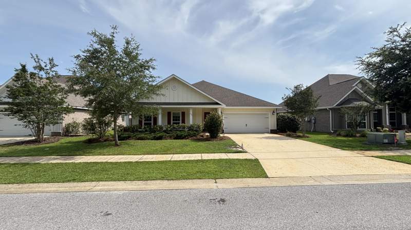 4 bedroom Detached Single Family at 400 Lilly Bell Lane, Hammock Bay, Freeport — photo 2