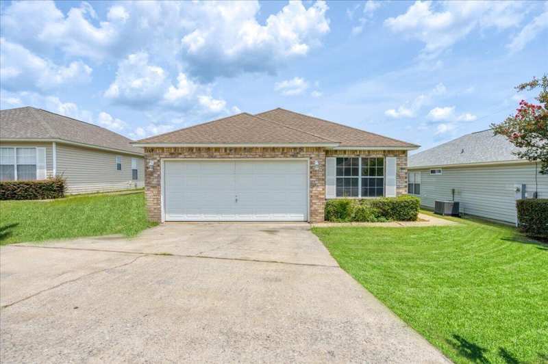 3 bedroom Detached Single Family at 107 Nivana Drive, Southway Est 2nd Add, Crestview — photo 1