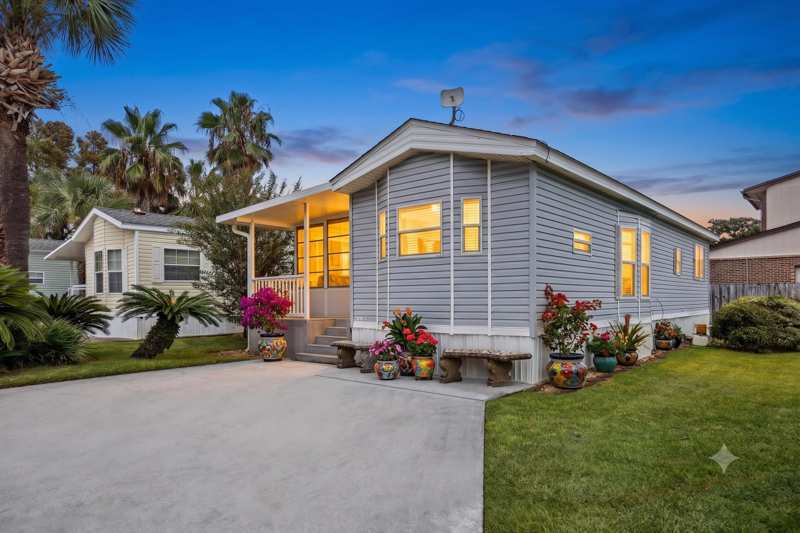 1 bedroom Mobile Home at 50 W Bradley Street #Lot 12, Magnolia Rv Park, Miramar Beach — photo 1