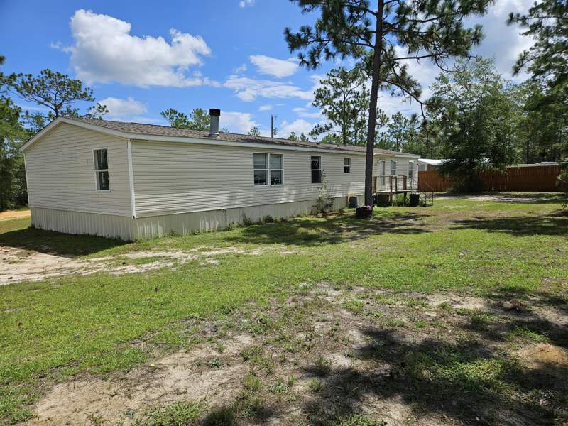 4 bedroom Mobile Home at 350 E Laurel Lane, Oakwood Hills, DeFuniak Springs — photo 5