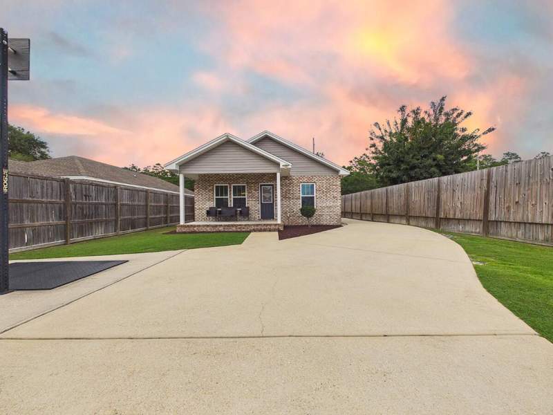 3 bedroom Detached Single Family at 4606 Range Road, Seminole, Niceville — photo 3
