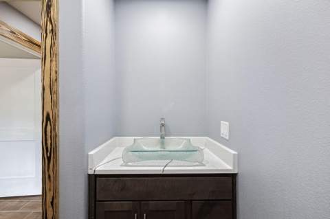 981 E Chestnut Avenue, Crestview FL - photo 15 of 47