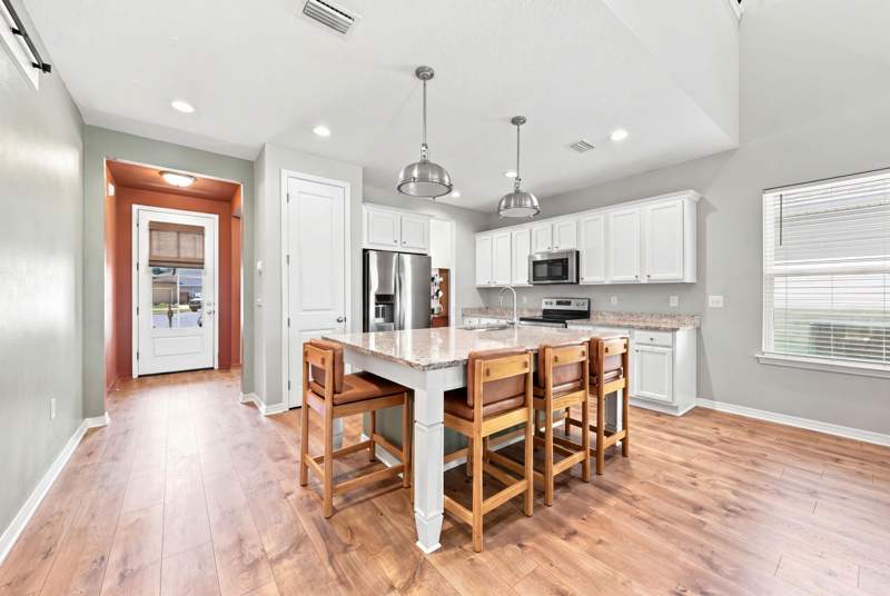 4 bedroom Detached Single Family at 116 Creve Core Drive, Heritage Manor, Crestview — photo 4