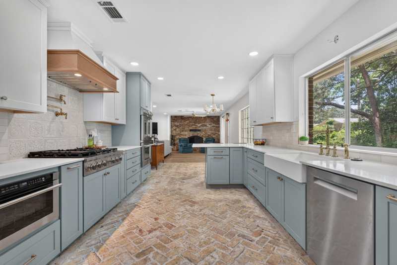4 bedroom Detached Single Family at 604 NE Merioneth Drive, Kenwood S/D 1st Addn, Fort Walton Beach — photo 1