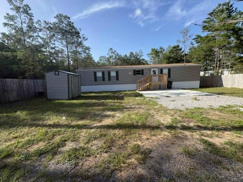 2 bedroom Mobile Home at 173 E Lafavre Lane, Oakwood Hills Unit 1, DeFuniak Springs — photo 1