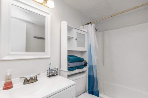 209 W Miracle Strip Parkway #D103, Mary Esther FL - photo 17 of 38