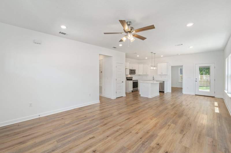 3 bedroom Detached Single Family at 58 Spooner Street, McCarthy Estates, DeFuniak Springs — photo 4