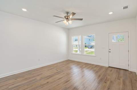 58 Spooner Street, DeFuniak Springs FL - photo 6 of 21
