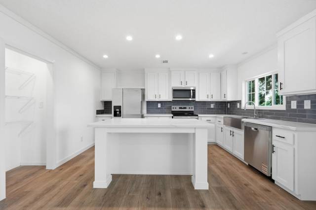 854 Paradise Island Drive, new construction home in DeFuniak Springs