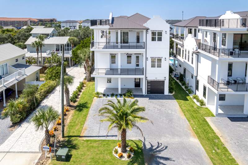 8 bedroom Detached Single Family at 344 S Holiday Road, Holiday Road, Miramar Beach — photo 2