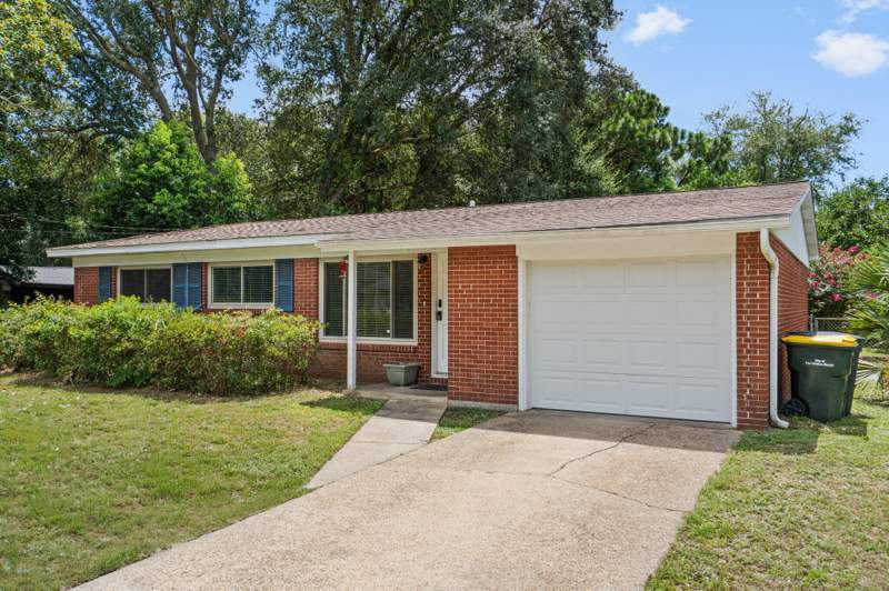 3 bedroom Detached Single Family at 234 NW Holmes Boulevard, Municipal S/D, Fort Walton Beach — photo 2