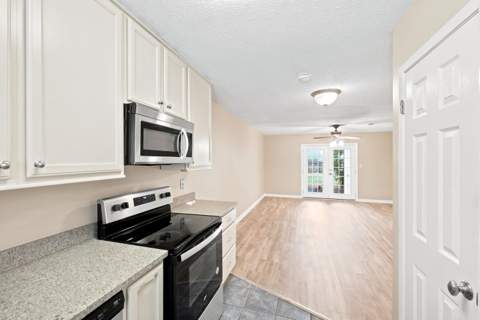 44 Berwick Circle #2, Shalimar FL - photo 8 of 41