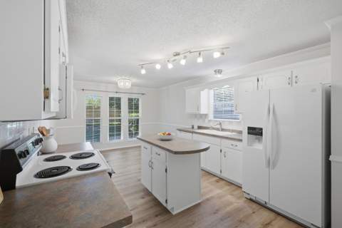 4577 Castlewood Lane, Niceville FL - photo 19 of 57