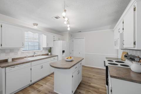 4577 Castlewood Lane, Niceville FL - photo 18 of 57