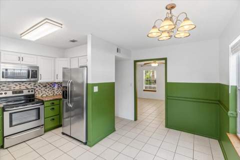 2618 N Windsor Lane, Fort Walton Beach FL - photo 11 of 44