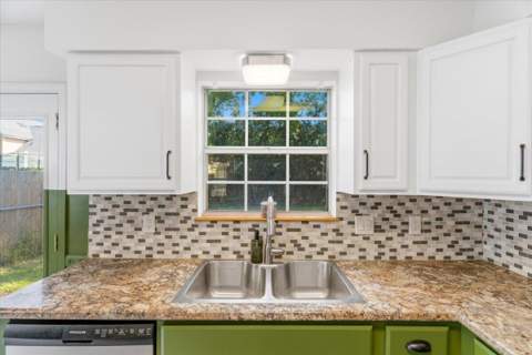 2618 N Windsor Lane, Fort Walton Beach FL - photo 16 of 44