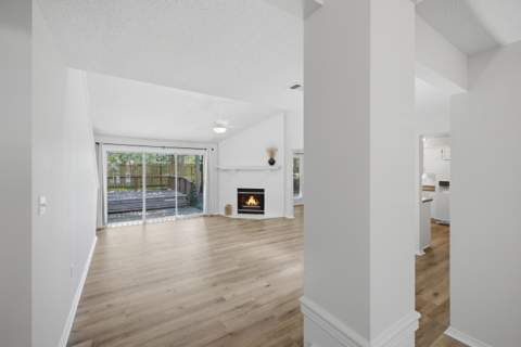 4577 Castlewood Lane, Niceville FL - photo 10 of 57