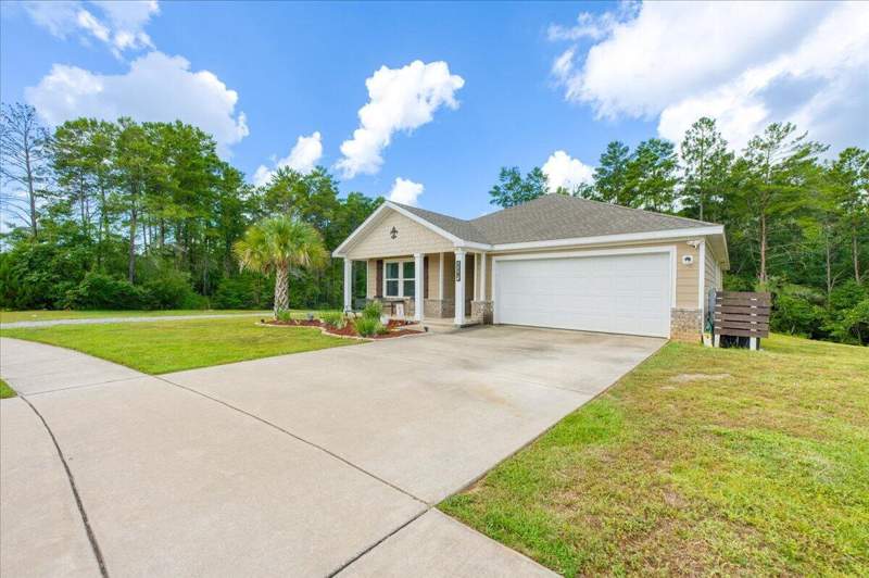 4 bedroom Detached Single Family at 520 Whispering Creek Avenue, Cross Creek, Freeport — photo 4