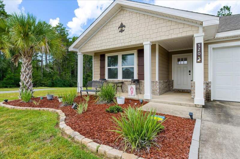 4 bedroom Detached Single Family at 520 Whispering Creek Avenue, Cross Creek, Freeport — photo 5