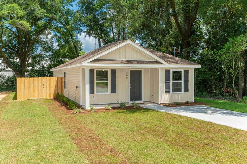3 bedroom Detached Single Family at 399 E Railroad Avenue, Crestview, Crestview — photo 3