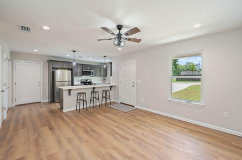 399 E Railroad Avenue, Crestview FL - photo 8 of 35