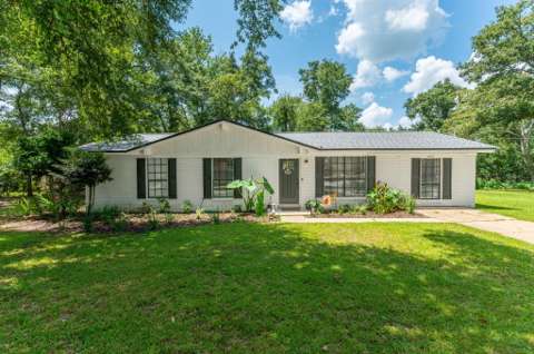 6118 Buck Ward Road, home for sale in Baker 32531