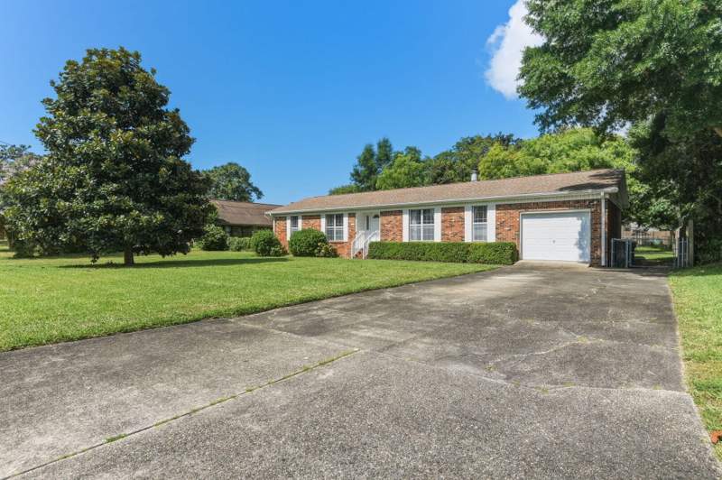 3 bedroom Detached Single Family at 102 NW Cape Drive, Oakland Addn, Fort Walton Beach — photo 3