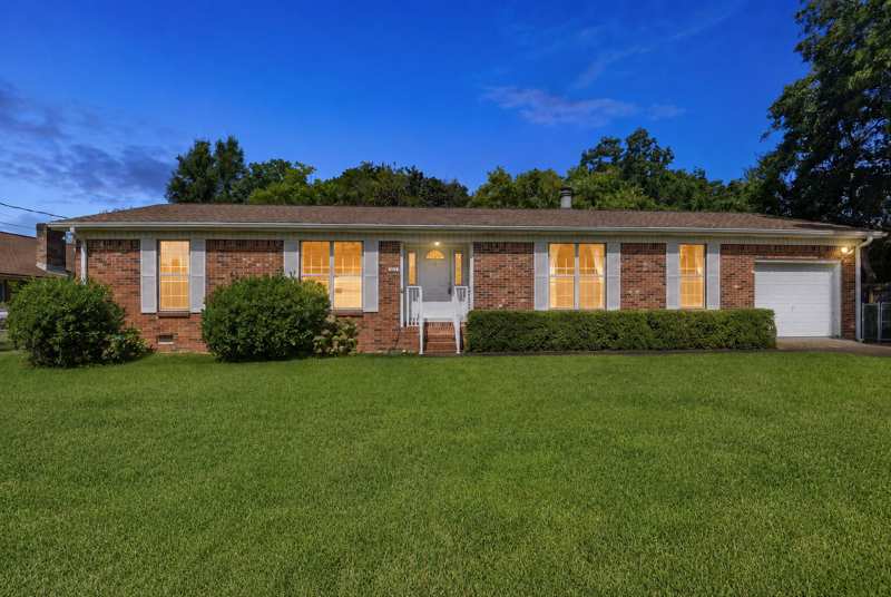 3 bedroom Detached Single Family at 102 NW Cape Drive, Oakland Addn, Fort Walton Beach — photo 1