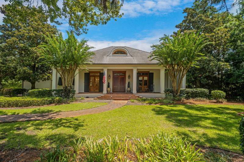 4 bedroom Detached Single Family at 3326 Club Drive, Burnt Pine, Miramar Beach — photo 3