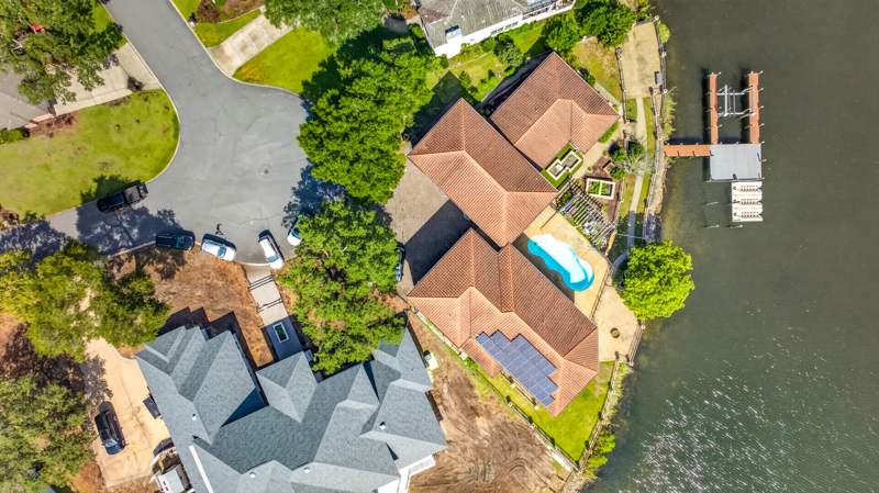 6 bedroom Detached Single Family at 781 Boulevard Of The Champions, Lake Pointe, Shalimar — photo 3