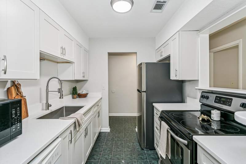 3 bedroom Detached Single Family at 72 8Th Street, Port Dixie, Shalimar — photo 2