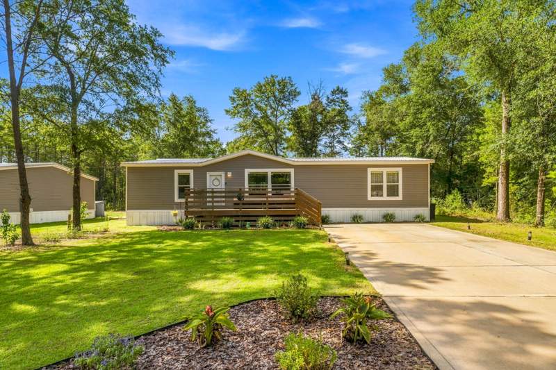 3 bedroom Manufactured Home at 645 W Violet, Oakwood Hills, DeFuniak Springs — photo 2