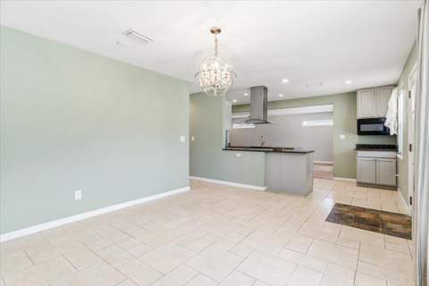 213 Newcastle Drive, Fort Walton Beach FL - photo 7 of 51