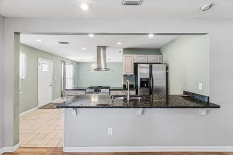 213 Newcastle Drive, Fort Walton Beach FL - photo 16 of 51