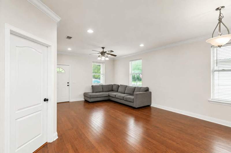 4 bedroom Detached Single Family at 239 County Line Road, Town Of Villa Tasso, Niceville — photo 4