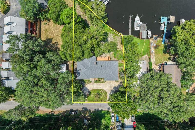 2 bedroom Detached Single Family at 212 White Street, Niceville, Niceville — photo 5