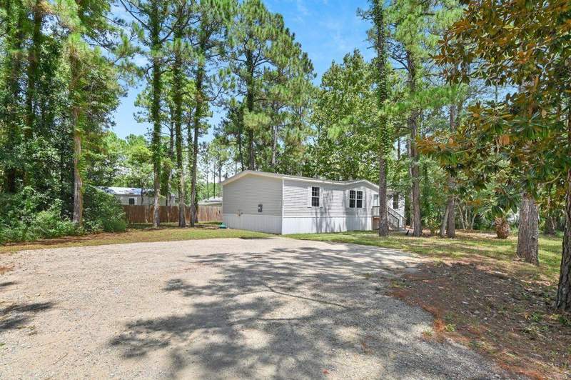 3 bedroom Manufactured Home at 122 Nikki Circle, Bay Shadow Estates, Santa Rosa Beach — photo 3