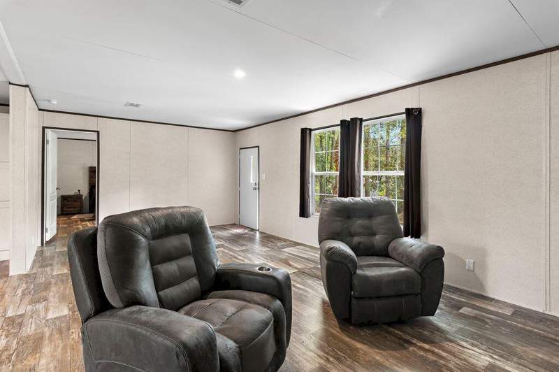 3 bedroom Manufactured Home at 122 Nikki Circle, Bay Shadow Estates, Santa Rosa Beach — photo 5