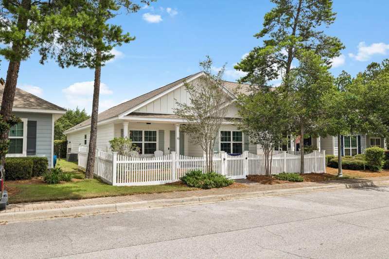 3 bedroom Detached Single Family at 48 Sarona Street, Hammock Bay, Freeport — photo 1