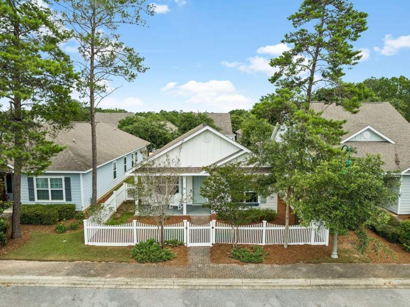 3 bedroom Detached Single Family at 48 Sarona Street, Hammock Bay, Freeport — photo 3