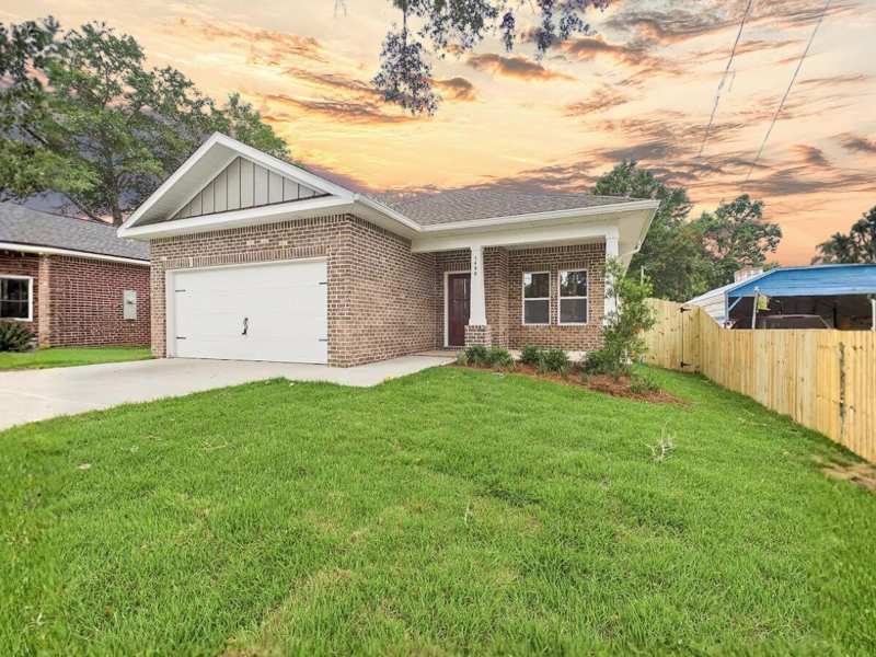 4 bedroom Detached Single Family at 1496 Pine Street, Seminole, Niceville — photo 1