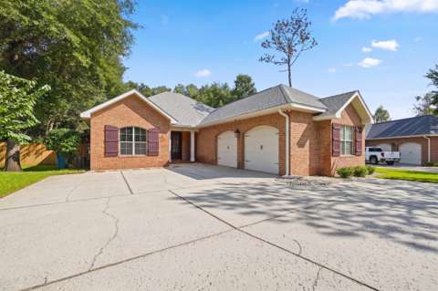 102 Black Bear Circle, home for sale in Niceville 32578