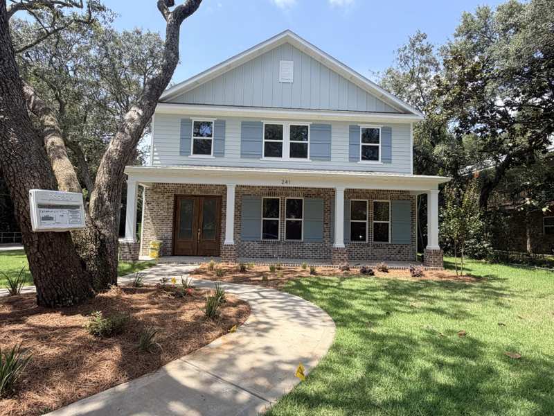 6 bedroom Detached Single Family at 241 Grandview Avenue, Valparaiso Plat 06, Valparaiso — photo 1